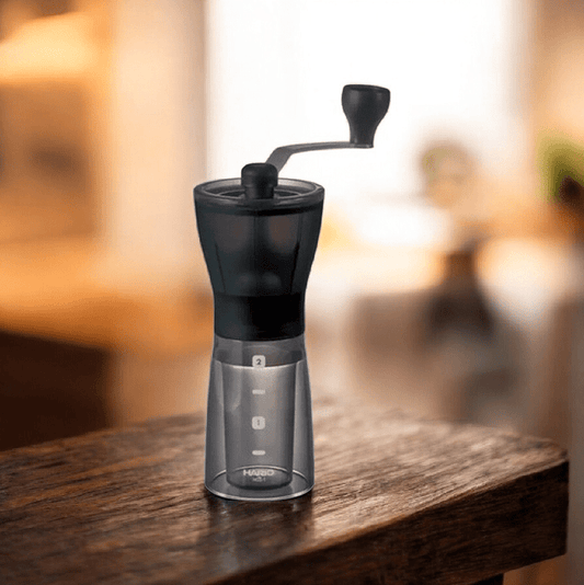 Molinillo Hario Mini Slim+: El Guardián del Aroma - Mañego Coffee